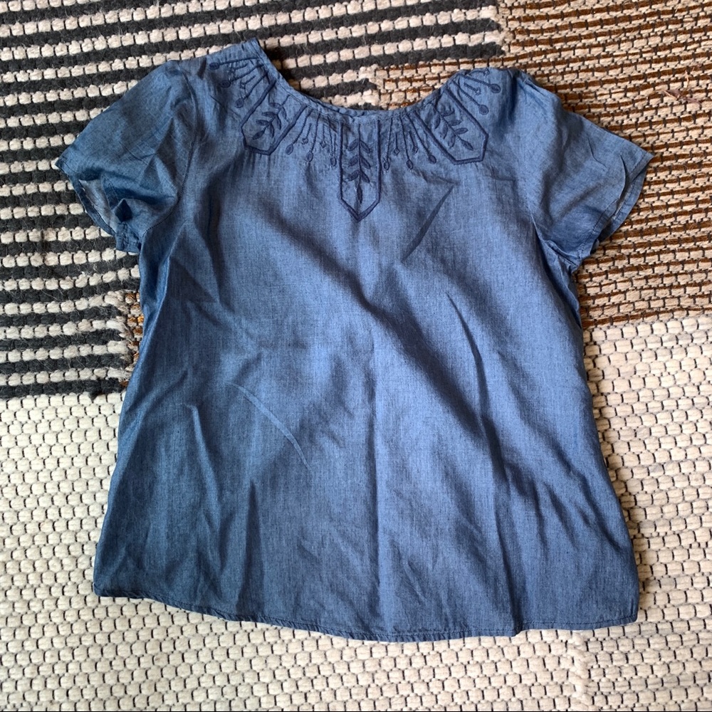 Gap chambray embroidered blouse with open back XS